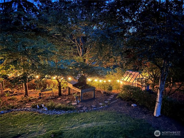 21043 NE 91st Street, Redmond, WA 98053