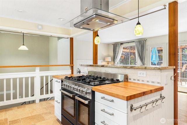 21043 NE 91st Street, Redmond, WA 98053