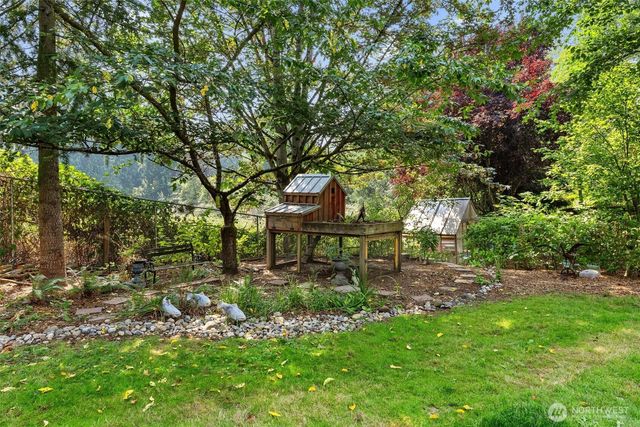 21043 NE 91st Street, Redmond, WA 98053