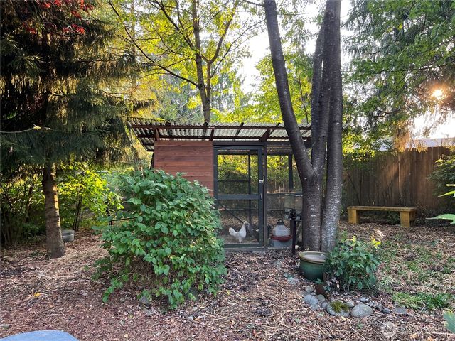 21043 NE 91st Street, Redmond, WA 98053