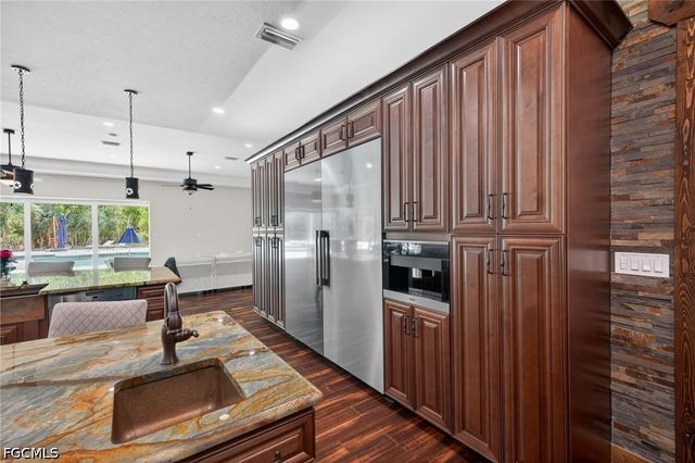 15860 Glendale LN, Fort Myers, FL 33912