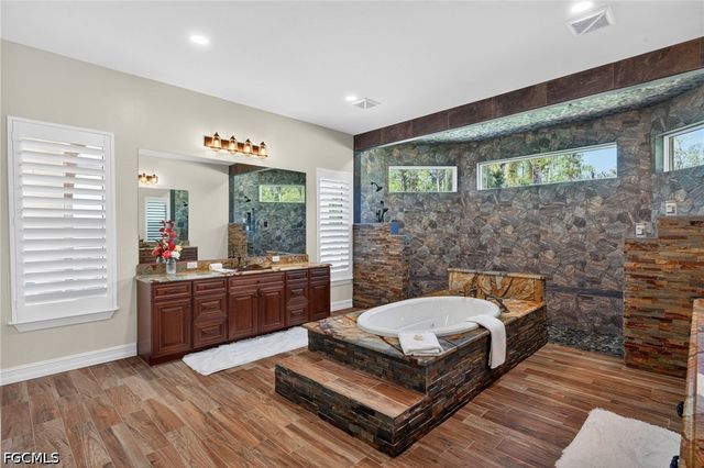 15860 Glendale LN, Fort Myers, FL 33912