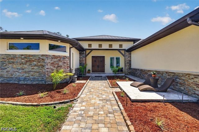 15860 Glendale LN, Fort Myers, FL 33912