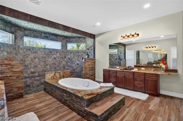15860 Glendale LN, Fort Myers, FL 33912