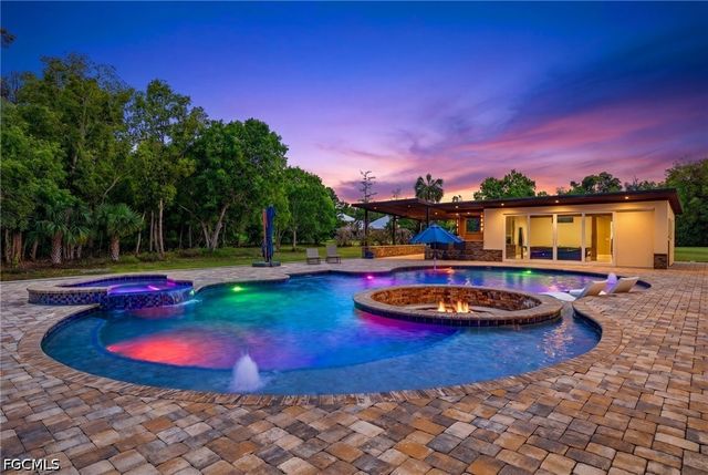 15860 Glendale LN, Fort Myers, FL 33912