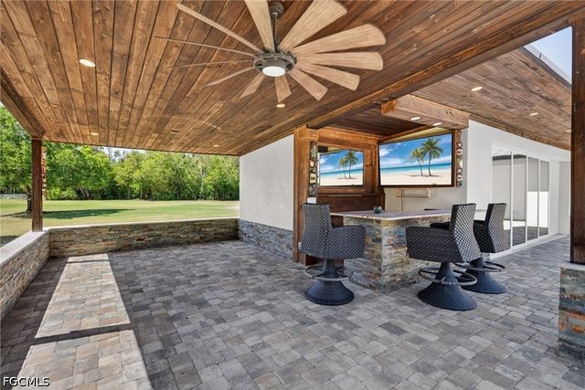 15860 Glendale LN, Fort Myers, FL 33912