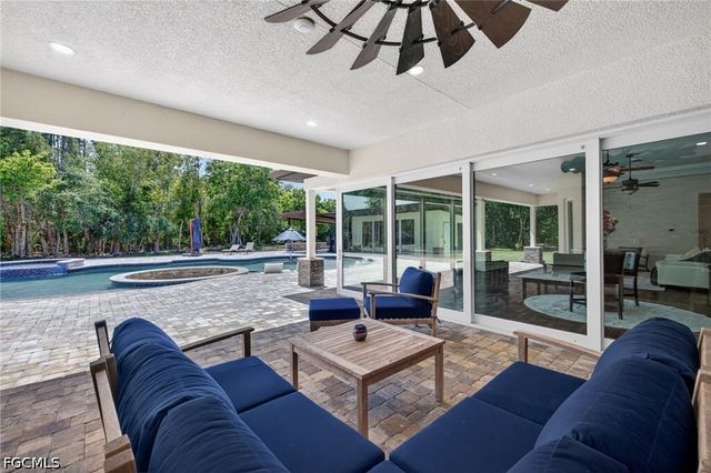 15860 Glendale LN, Fort Myers, FL 33912