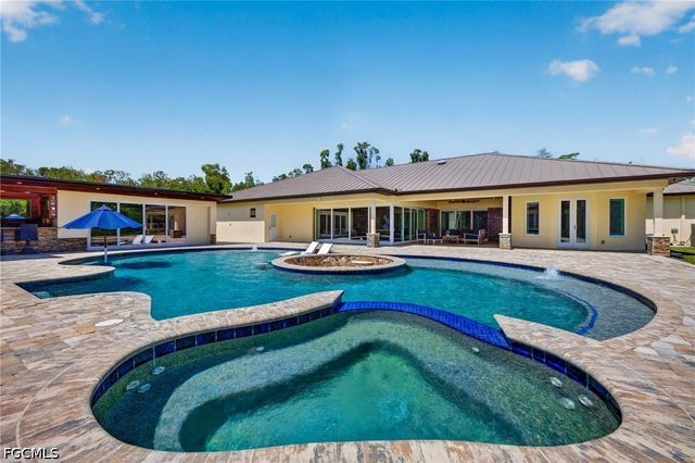 15860 Glendale LN, Fort Myers, FL 33912