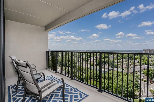 6 Horizon Road 1904, Fort Lee, NJ 07024