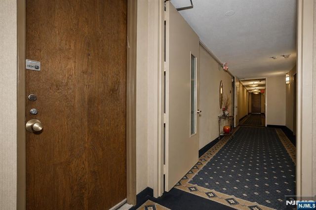 6 Horizon Road 1904, Fort Lee, NJ 07024