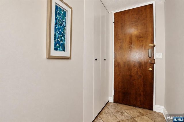 6 Horizon Road 1904, Fort Lee, NJ 07024