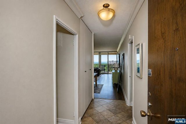 6 Horizon Road 1904, Fort Lee, NJ 07024