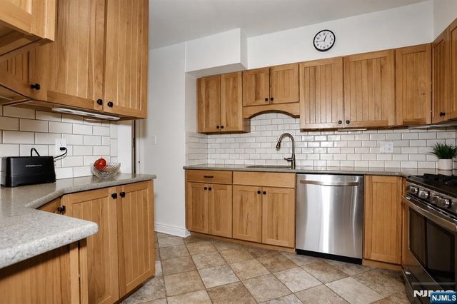 6 Horizon Road 1904, Fort Lee, NJ 07024