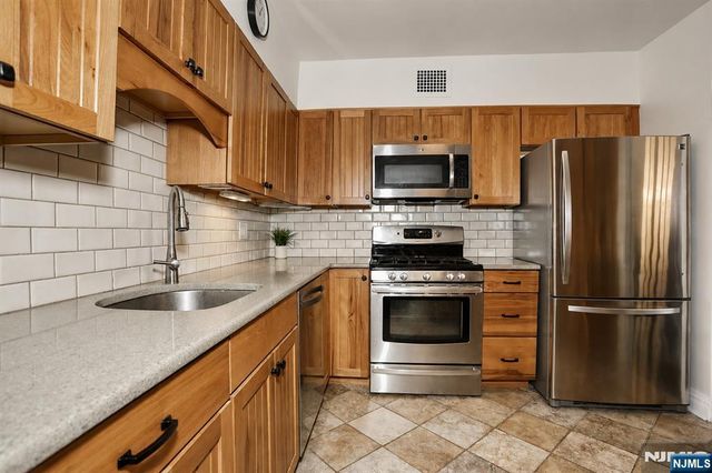 6 Horizon Road 1904, Fort Lee, NJ 07024