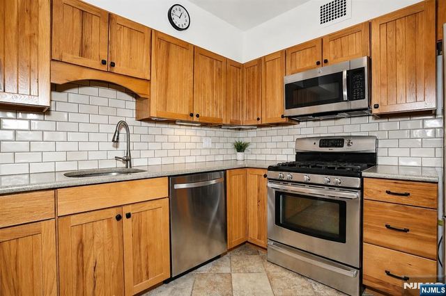 6 Horizon Road 1904, Fort Lee, NJ 07024