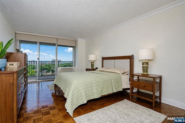6 Horizon Road 1904, Fort Lee, NJ 07024