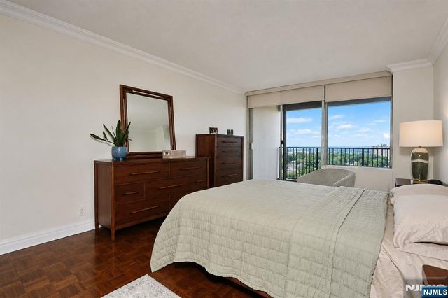 6 Horizon Road 1904, Fort Lee, NJ 07024