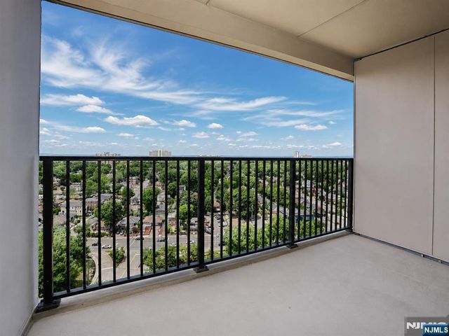 6 Horizon Road 1904, Fort Lee, NJ 07024