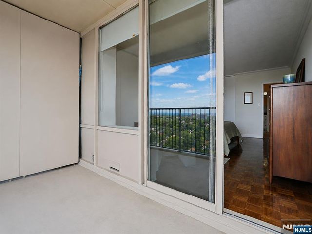 6 Horizon Road 1904, Fort Lee, NJ 07024