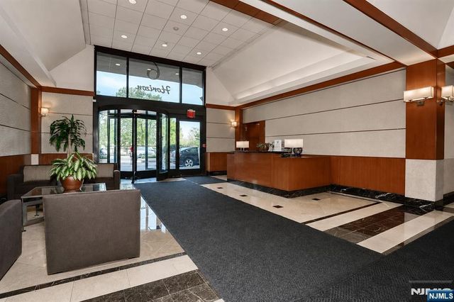 6 Horizon Road 1904, Fort Lee, NJ 07024