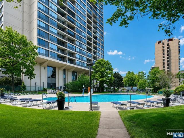 6 Horizon Road 1904, Fort Lee, NJ 07024