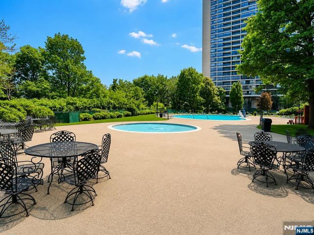 6 Horizon Road 1904, Fort Lee, NJ 07024