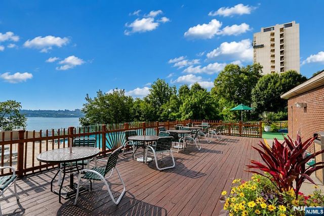 6 Horizon Road 1904, Fort Lee, NJ 07024