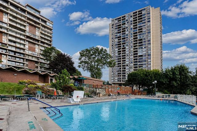 6 Horizon Road 1904, Fort Lee, NJ 07024