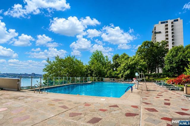 6 Horizon Road 1904, Fort Lee, NJ 07024