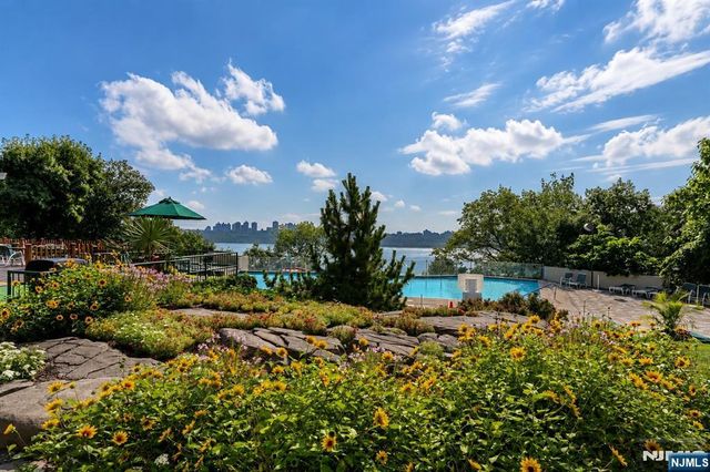 6 Horizon Road 1904, Fort Lee, NJ 07024