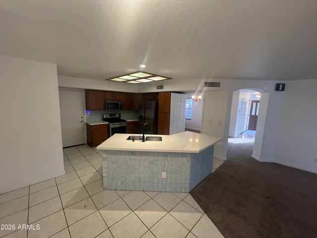 15858 S 33RD Place, Phoenix, AZ 85048