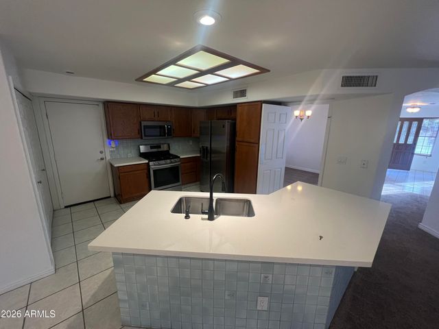 15858 S 33RD Place, Phoenix, AZ 85048