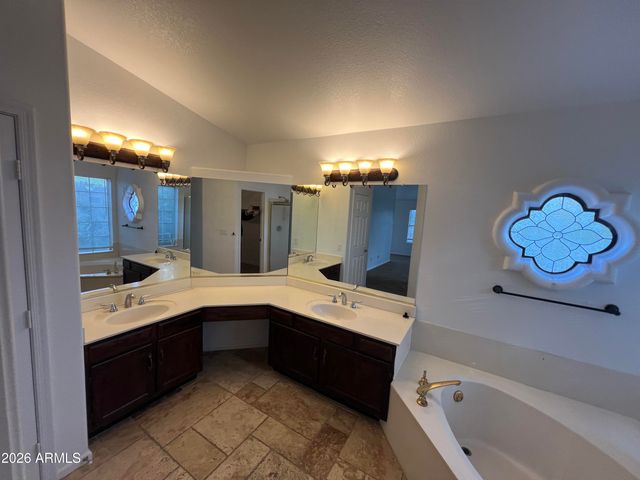 15858 S 33RD Place, Phoenix, AZ 85048