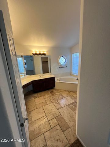 15858 S 33RD Place, Phoenix, AZ 85048