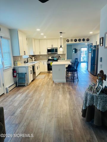 12 Manitoba Court, Toms River, NJ 08757