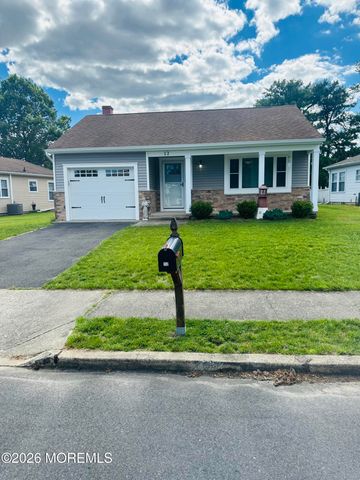 12 Manitoba Court, Toms River, NJ 08757