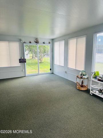 12 Manitoba Court, Toms River, NJ 08757