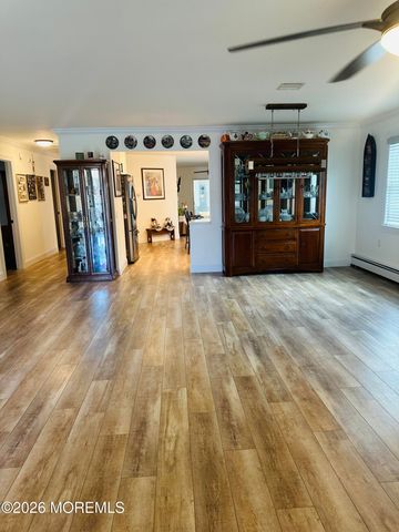 12 Manitoba Court, Toms River, NJ 08757