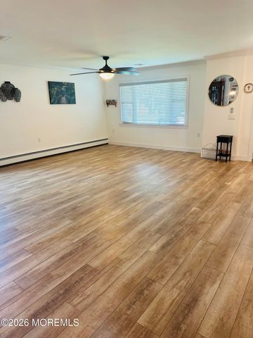 12 Manitoba Court, Toms River, NJ 08757