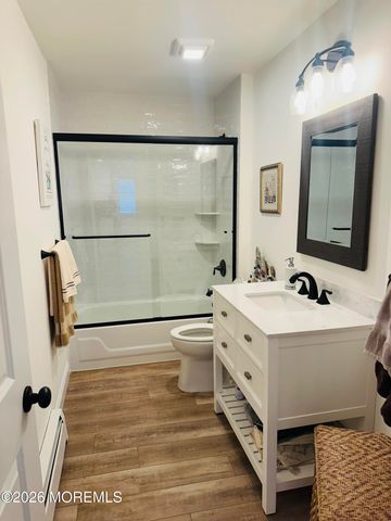 12 Manitoba Court, Toms River, NJ 08757