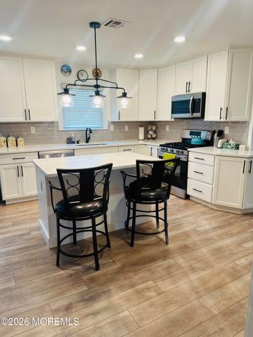 12 Manitoba Court, Toms River, NJ 08757