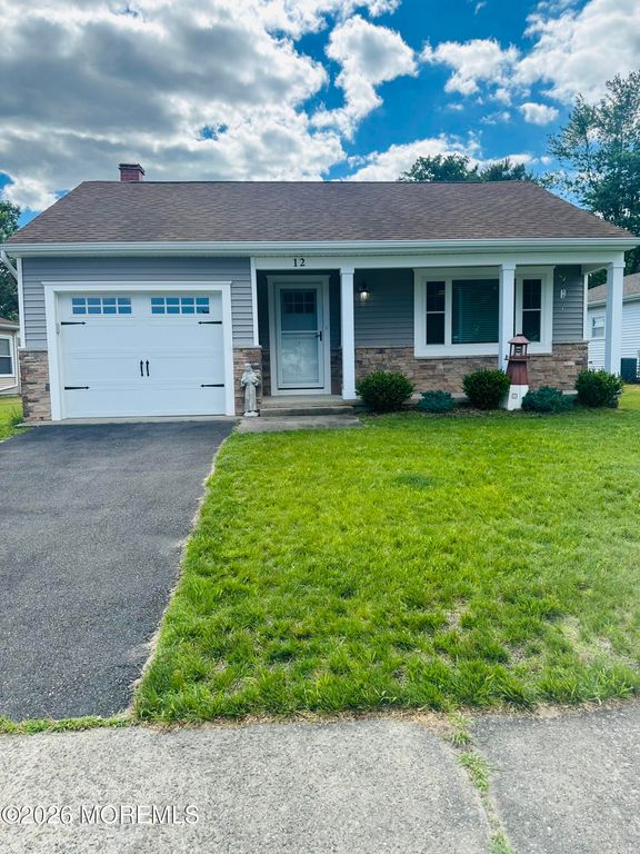 12 Manitoba Court, Toms River, NJ 08757