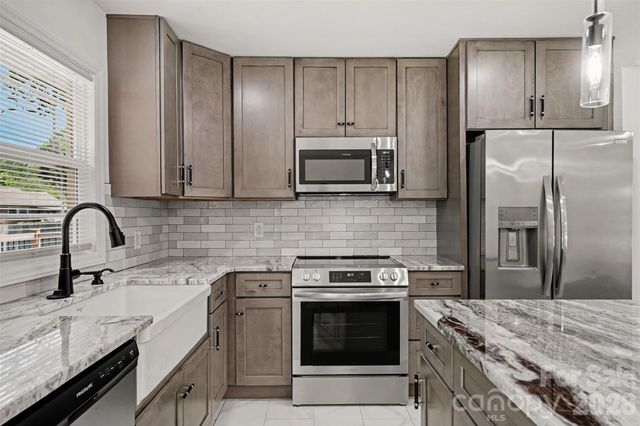 4219 Tipperary Place, Charlotte, NC 28215