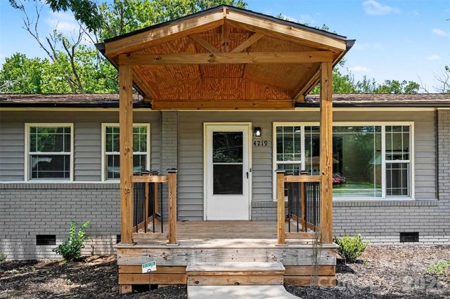 4219 Tipperary Place, Charlotte, NC 28215
