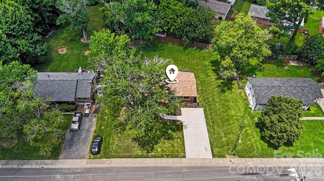 4219 Tipperary Place, Charlotte, NC 28215