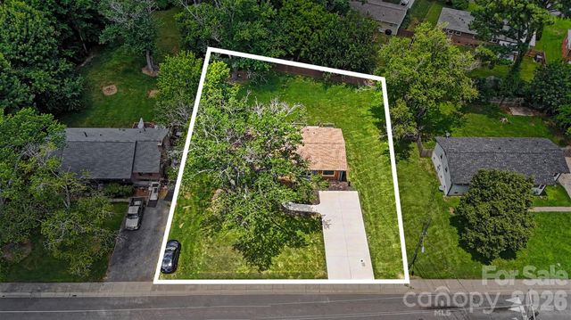 4219 Tipperary Place, Charlotte, NC 28215