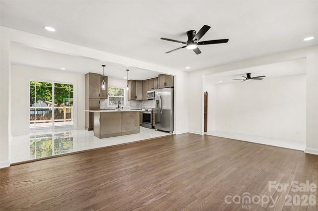 4219 Tipperary Place, Charlotte, NC 28215