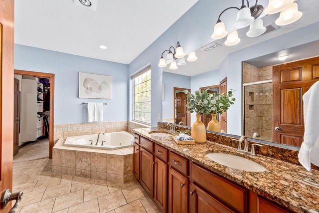 N64W28064 Forest Ridge CIRCLE, Sussex, WI 53089