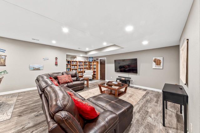 N64W28064 Forest Ridge CIRCLE, Sussex, WI 53089