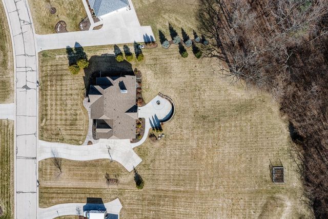 N64W28064 Forest Ridge CIRCLE, Sussex, WI 53089